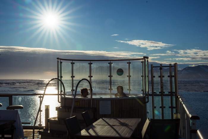 AE Expeditions, Jacuzzi, The Greg Mortimer, Tyson Mayr-3.jpg